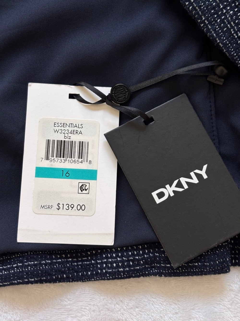 DKNY Essentials Long Sleeve Navy & White Single Button Fitted Blazer--NWT--16 - Picture 11 of 15